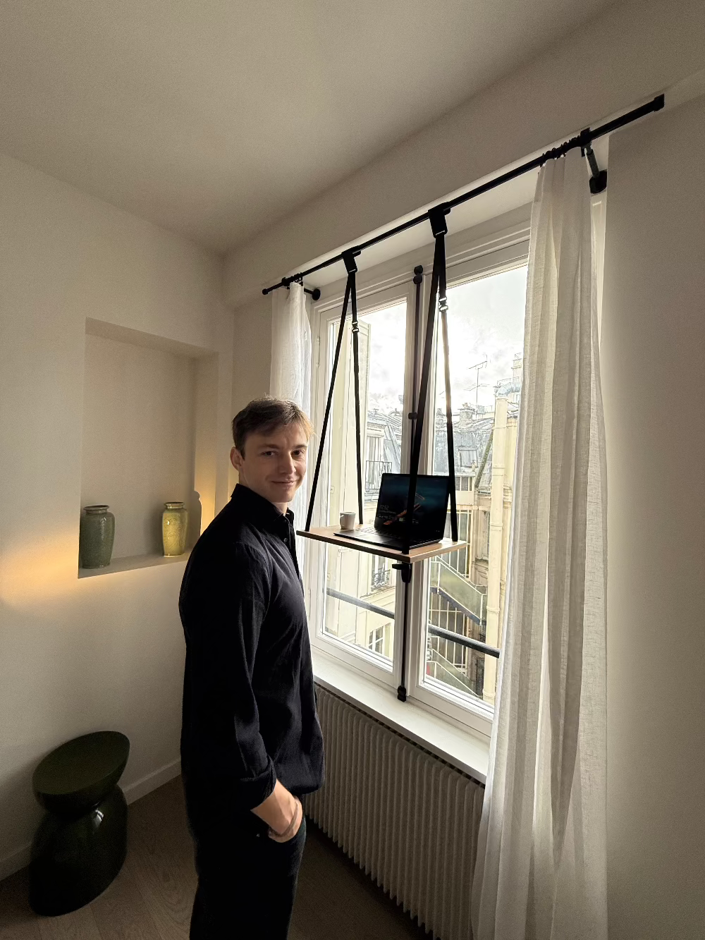 HangDesk_Table_suspendue_Man