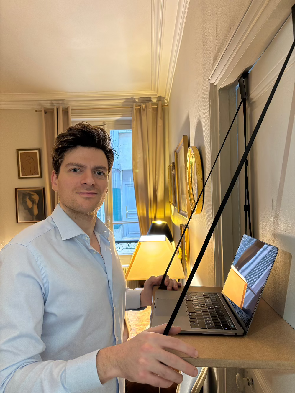 HangDesk_Table_suspendue_Paul